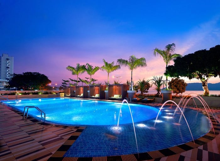 Swimming pool at Hyatt Regency Kinabalu
