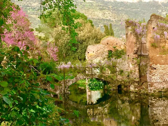 giardino- garden- Ninfa- Italy- romantic-spring-primavera