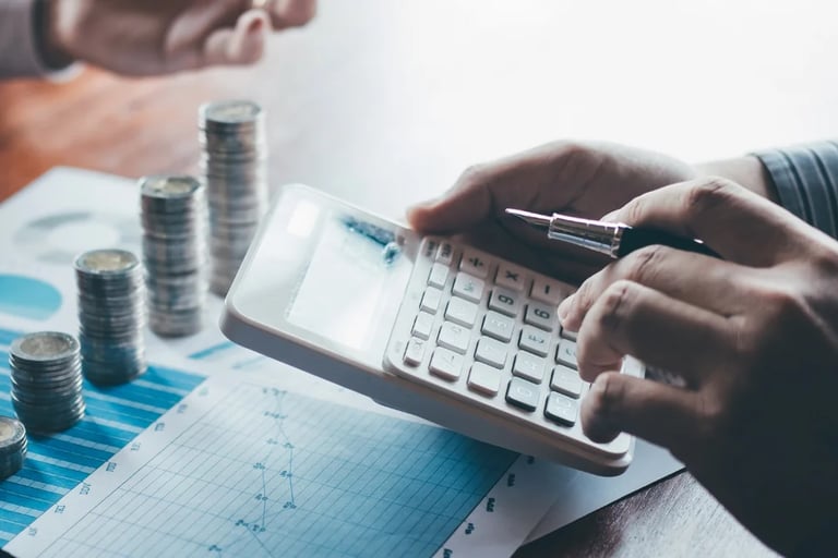 propietario contabilizando ganancias del alquiler inmobiliario