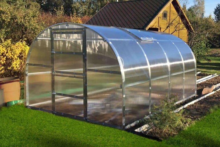 polycarbonate greenhouse