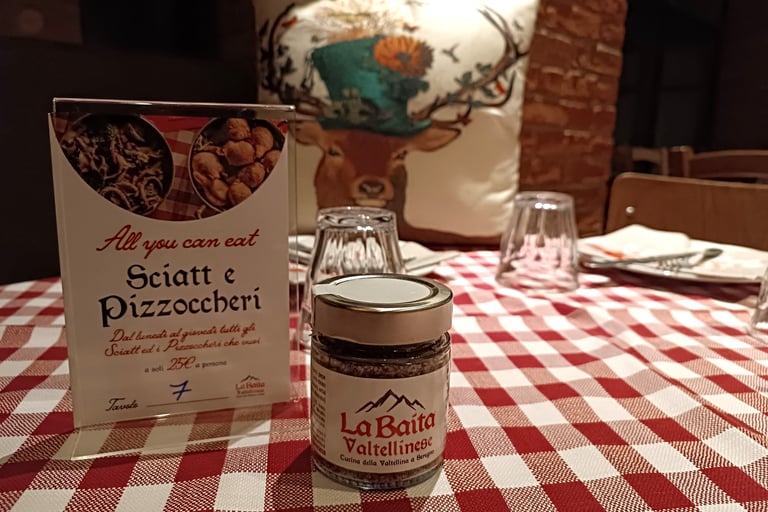 La formula all you can eat di sciatt e pizzoccheri con prodotti firmati La Baita Valtellinese