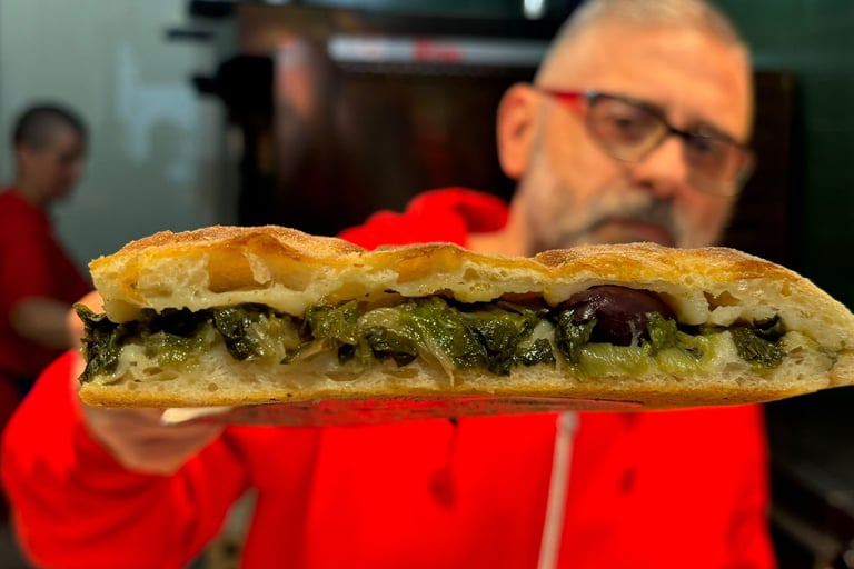 Panuozzo di Gragnano farcito visto in sezione da OTTO Pizza Milano
