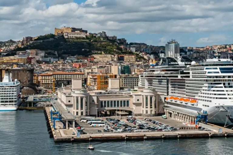 Stazione Marittima di Napoli sul Molo Angioino sede di Vitigno Italia