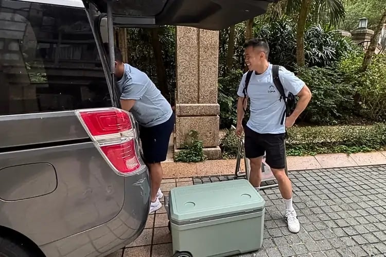 Loma mobile bar transportation arriving at a Mid-Levels private venue.