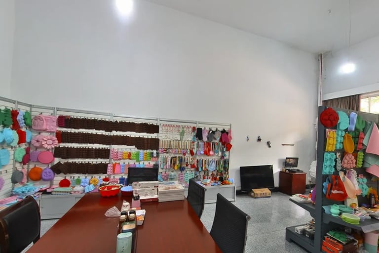 Product display, covering a variety of types and styles