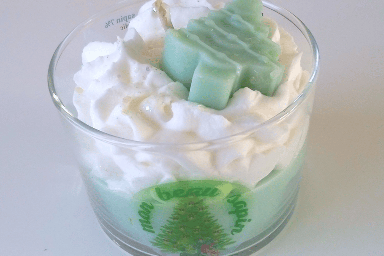 Christmas candle scented with the fragrance of my beautiful tree, for a happy Christmas evening