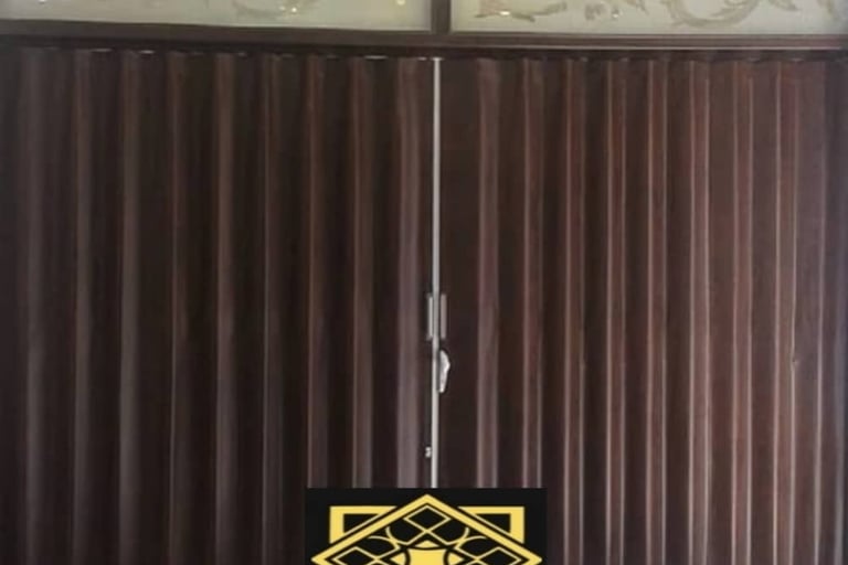 أبواب سحب خشبية