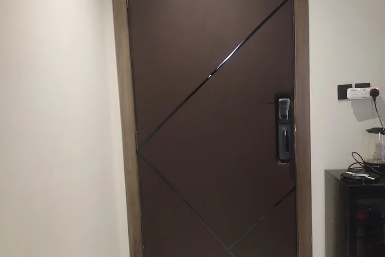 خدمات عزل الإزعاج للأبواب