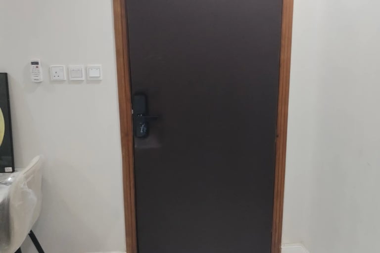 معالجة صوت الأبواب