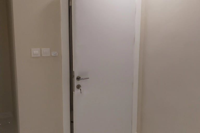 تركيب كتم صوت للأبواب