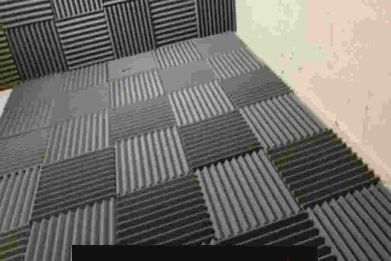 عازل باب حديد 71