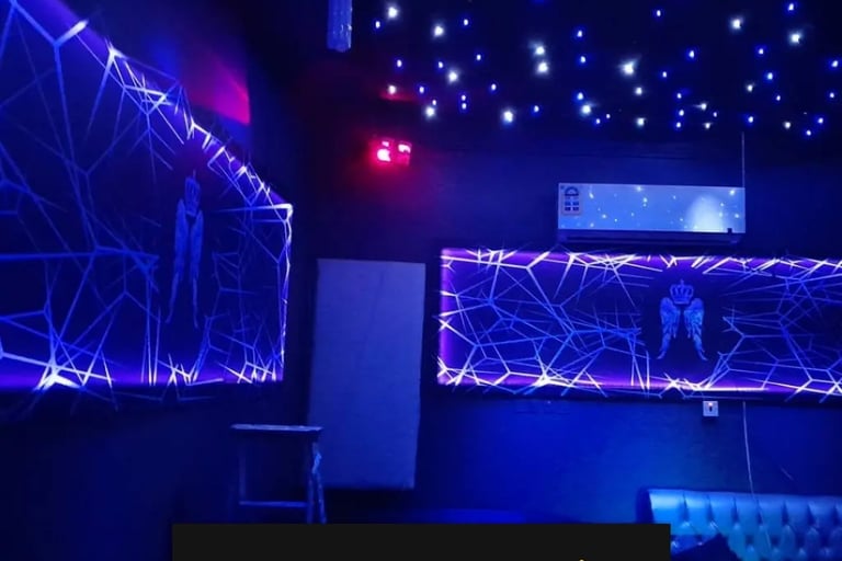 سقف روز واسقف غيوم 0559854881 لوحات مضيئة لوحات بلاك لايت ديكورات مضية5