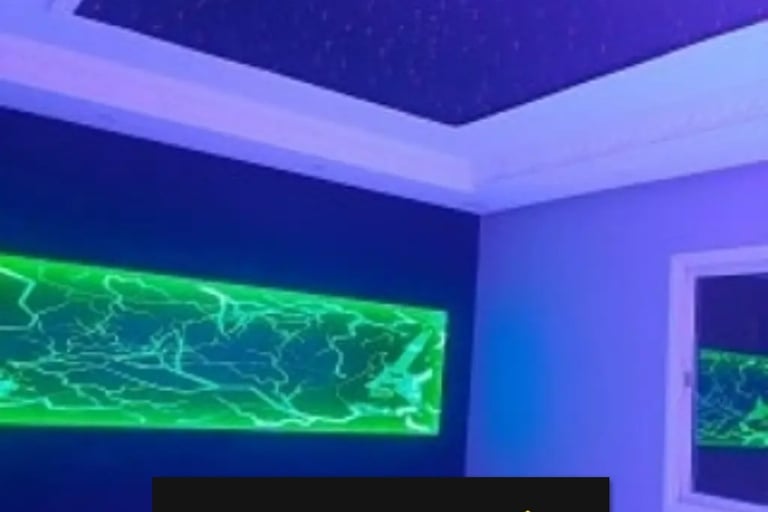 سقف روز واسقف غيوم 0559854881 لوحات مضيئة لوحات بلاك لايت ديكورات مضية8