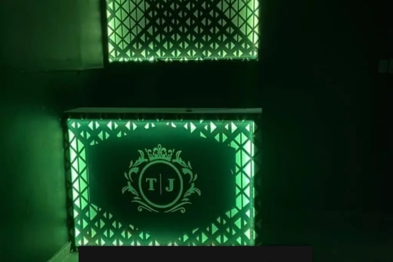 تركيب لوحات مضيئة بالدمام 0559854881 تفصيل لوحات مضيئة في الخبر والقطيف وسيهات الجبيل الأحساء العزيز