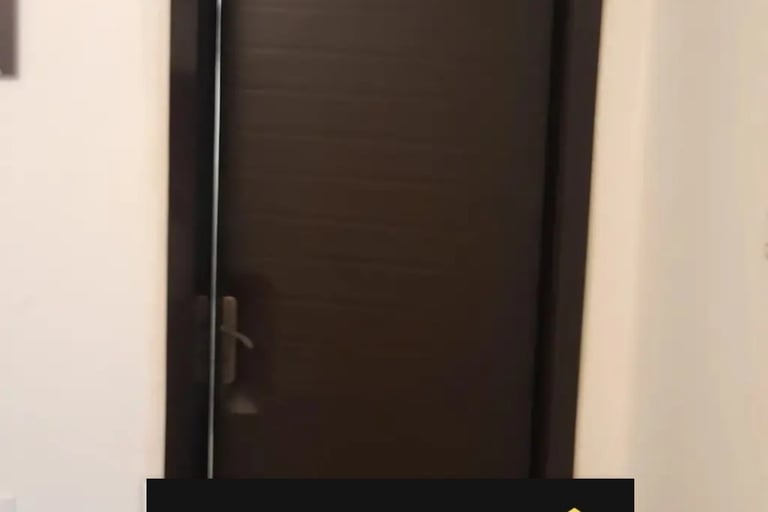 عازل صوت للباب