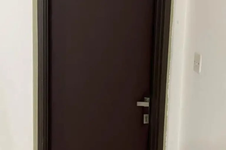 فنيين متخصصين في تركيب العوازل بشكل عام الشرقية