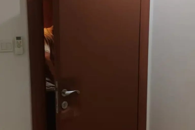 طرق عزل الصوت من الباب الخشب الدمام