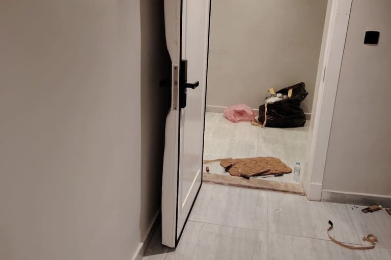 سد فراغات الباب ضد الصوت