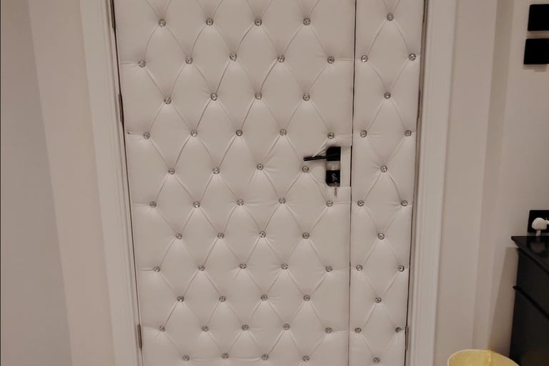 عزل الإزعاج للباب