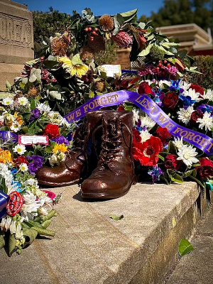 Riversone NSW, Australian serviceman monument.