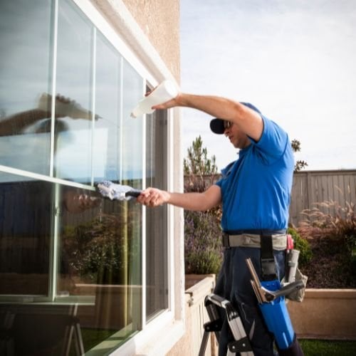 Fassaden-, Dach-, Fenster-, PV- und Pflastersteinreinigung von Easy-Sauber – gründlich, professionel