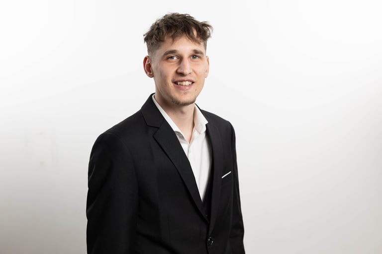 Fassaden-, Dach-, Fenster-, PV- und Pflastersteinreinigung von Easy-Sauber – gründlich, professionel
