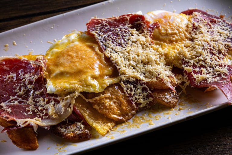 huevos rotos con jamón