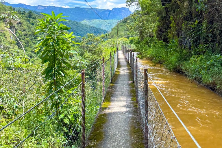 Cânion e passarela do Funil, em Santo Antonio do Salto