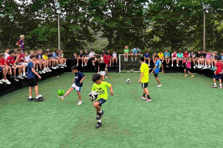 Concurso de toques en una de nuestras actividades en una animación de fútbol en Barcelona