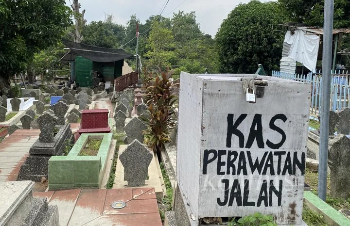 Kondisi makam TPU yang sudah over kapasitas dan perlu perawatan