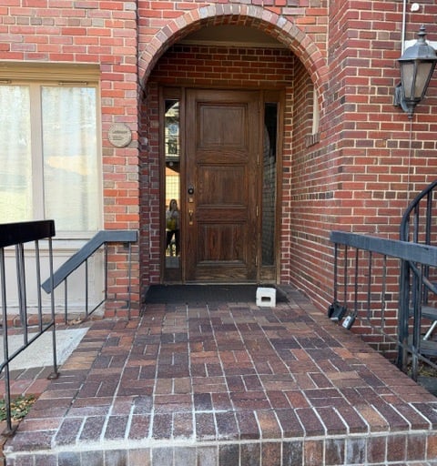 Location East Entrance