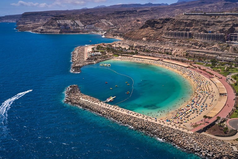Playa de Amadores