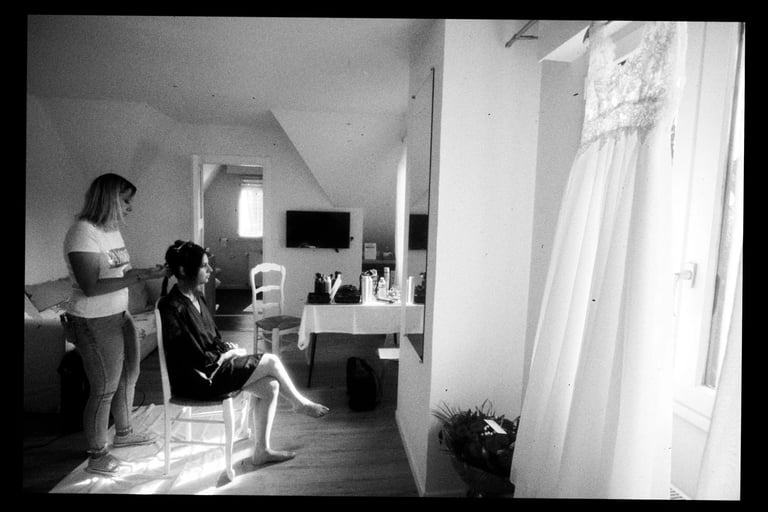 La coiffure avant le mariage | rollbak | Photographe mariage Lille - Dunkerque - Arras