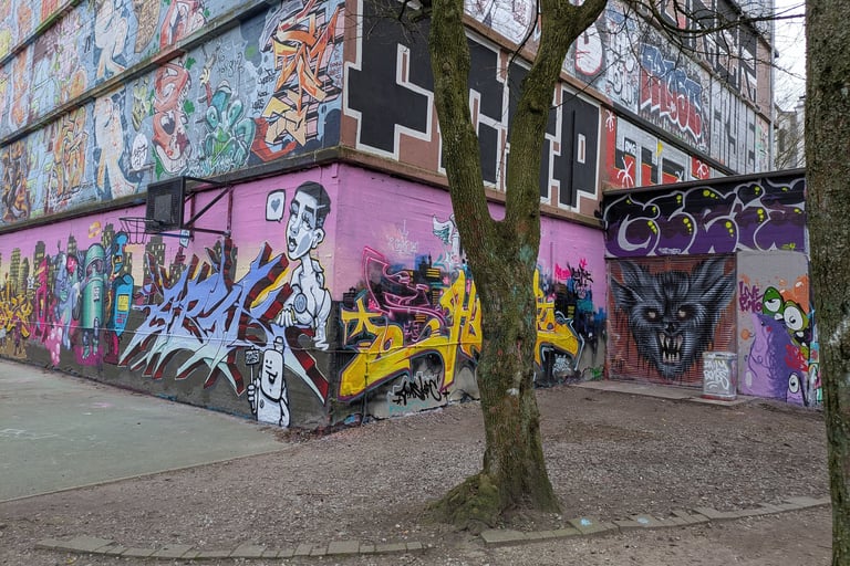 Street art in Sternschanze Hamburg with graffiti walls and urban scene, Graffiti und urbane Kunst im Viertel