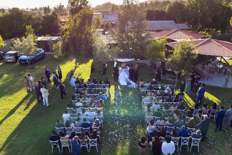 foto aérea con drone de matrimonio