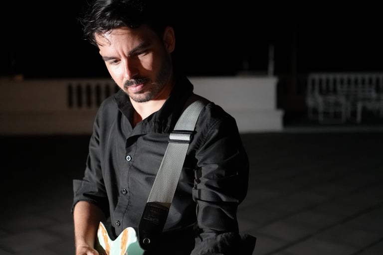 DJ y músico en Guanacaste y San José de hoteles y restaurantes.