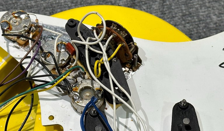 Stratocaster wiring quackery - close up