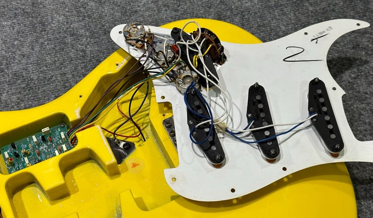 Fender Stratocaster wiring quackery