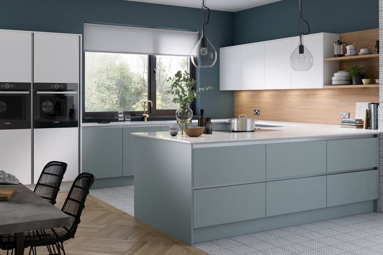 True handleless modern kitchen Gola rail