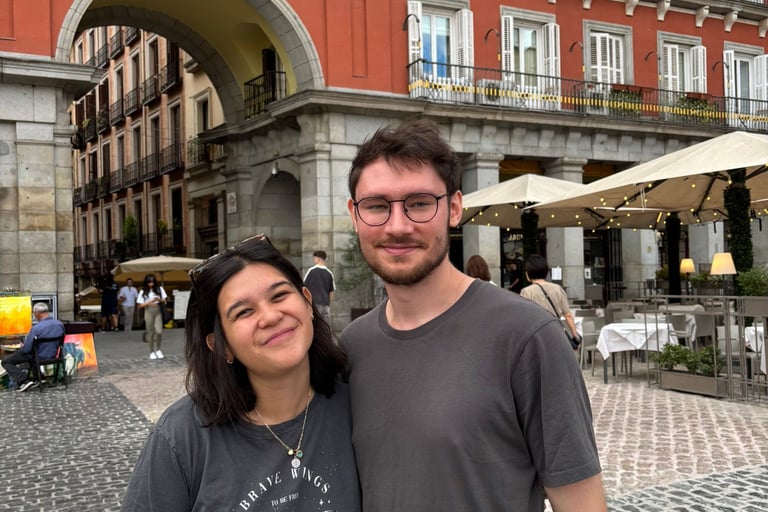 Alumno de italiano clase de visita en madrid con la Prof. Lorien Apicella