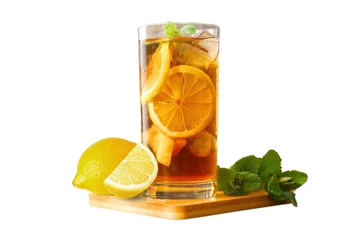 a glass of tea with lemonade