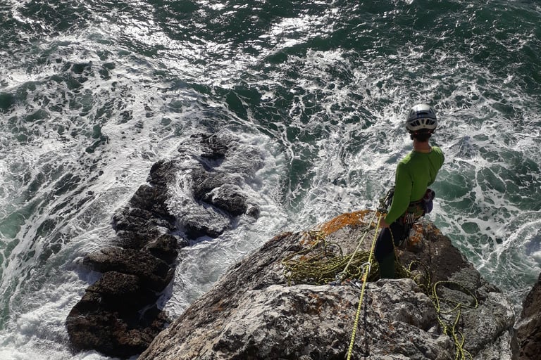 escalade en Bretagne sur les falaises de Pen Hir.