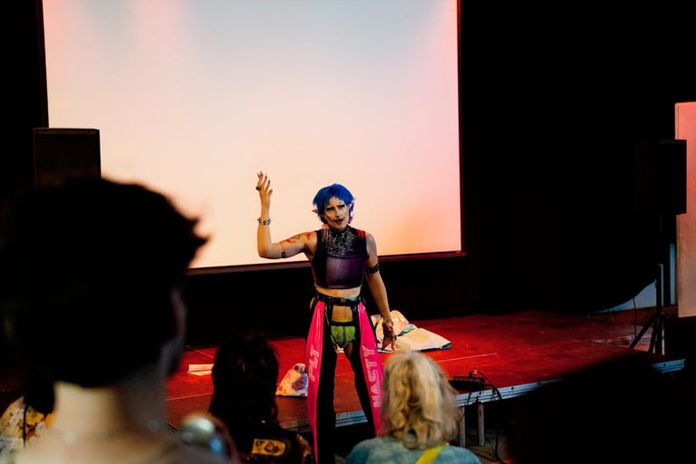 Mannish Pixel drag king show
