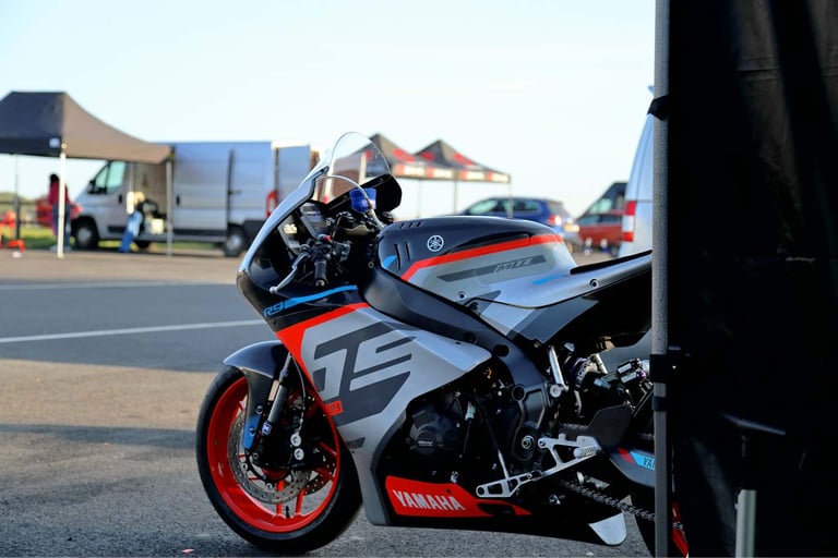 Yamaha R9