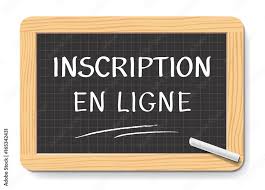 une ardoise d'école où il est écrit inscription en ligne