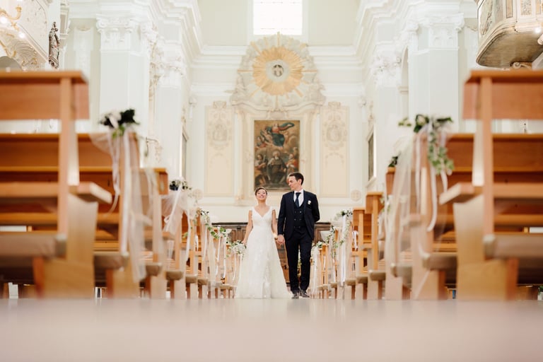 Sposi che escono dalla chiesa Fotografo Abruzzo Pescara Matirmonio