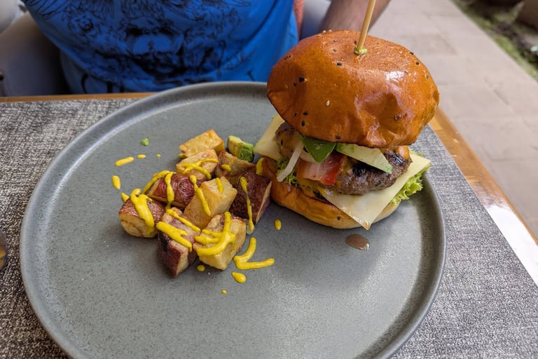 Chull's Burger and Chull's Restaurant in Cusco