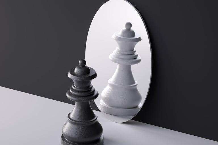 spiegelbeeld van schaakstuk