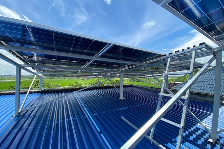 Khung giàn lắp đặt tấm pin