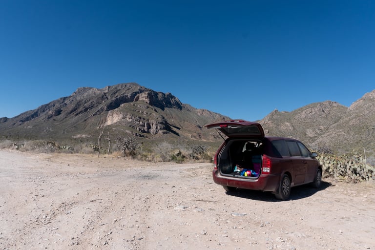 Parking at the junction to the road to Cueva de las Iglesias